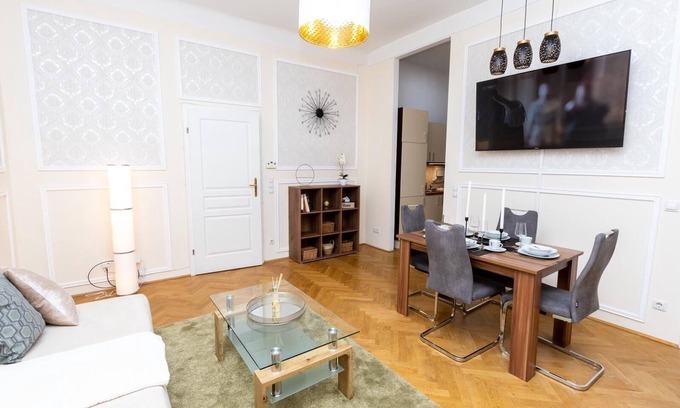 Funfhaus Apartamento | SISI Designed apartment near Schönbrunn palace