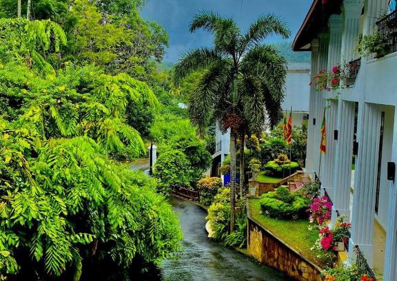 Warakapola Casa | Sisila Inn & Restaurant