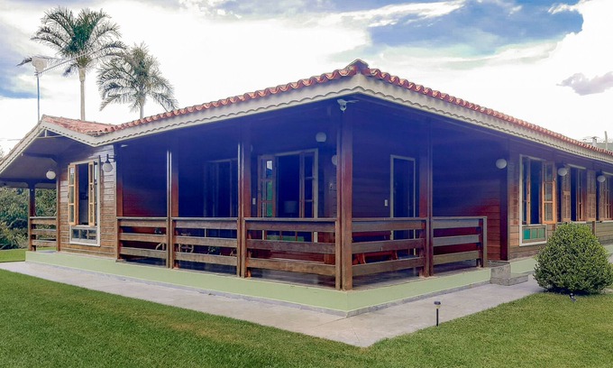 Itapeva Casa | Site with a wooden house in the south of Minas, 120 km from São Paulo