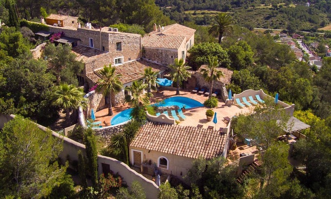 Canyelles Casa | Sitges Hill Retreats - Masia Nur: 22 bedrooms divided over 9 houses, 44 guests