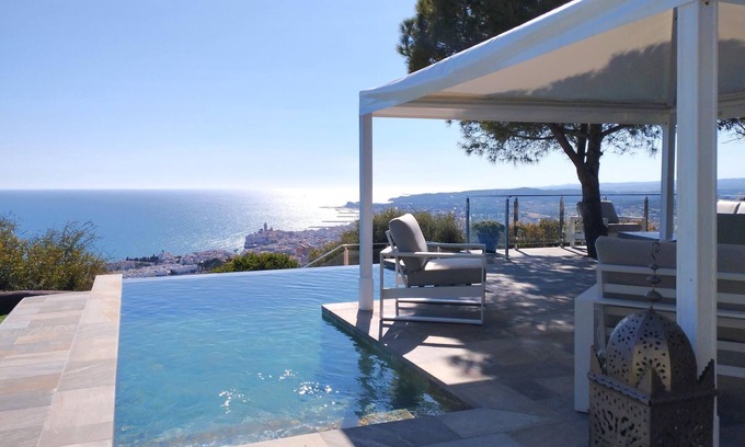 Sitges Villa | Sitges Spaces Sea View Villa-6 hab./5 baños/2 piscinas/Vistas al mar/12 personas
