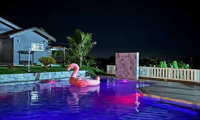 Portao Cabaña | Sitio / Chácara com Piscina em Atibaia Para 25 Pessoas Aceita Pets