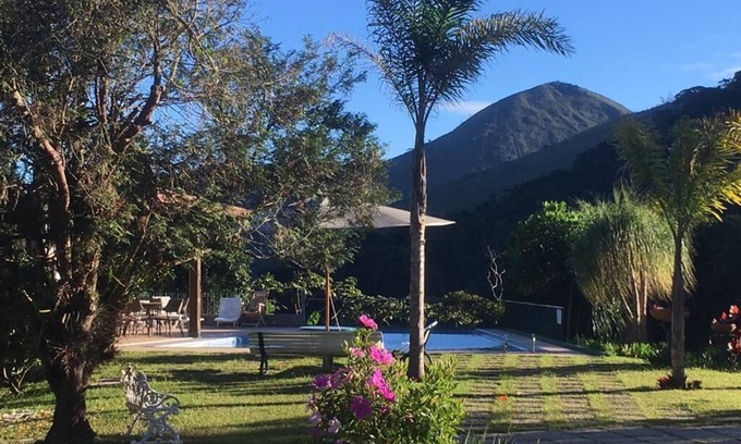 Teresopolis Casa | Maravilloso sitio con cancha de tenis, piscina y muy verde - km 16 de Tere-Fri