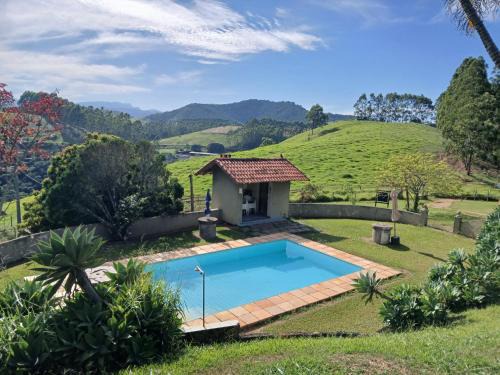 Vassouras Cabina | Sitio Paraíso das Montanhas