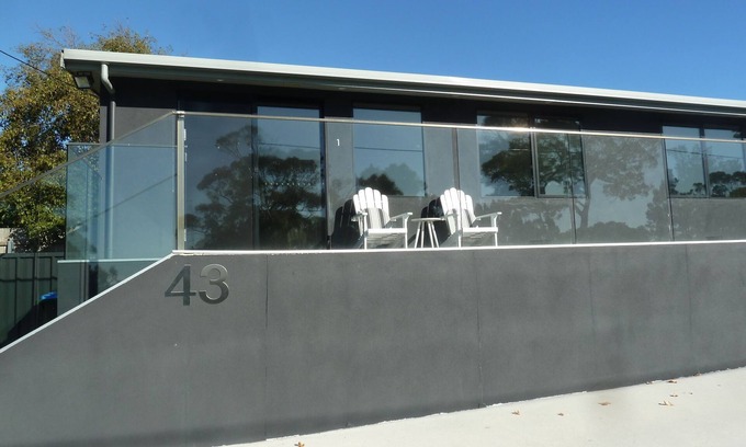Bridport Apartamento | Situated across the road from the beach