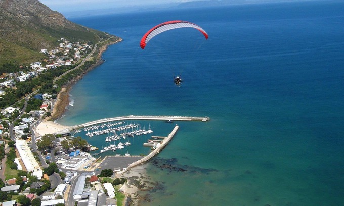 Gordons Bay Central Casa | Situated in the heart of the Cape an ideal seaside holiday home