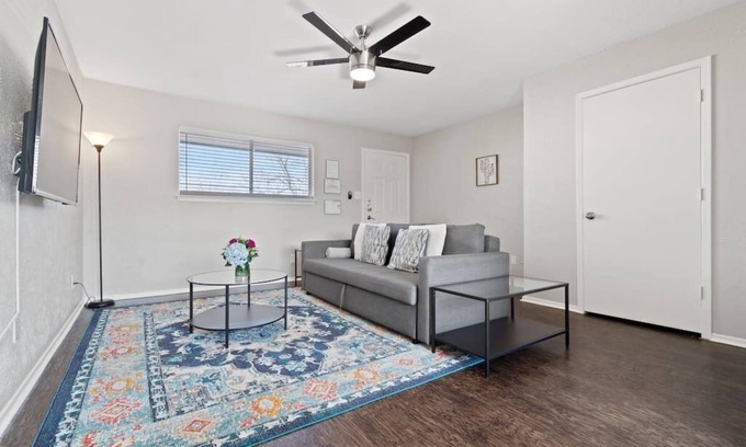 Central Arlington Apartamento | Six Flags suite professionally cleaned with luxe king bed