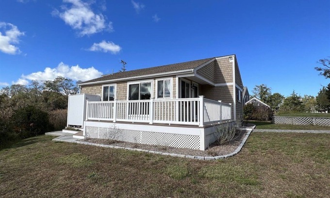 Orleans Cabaña | Skaket Dream 2/10 mile to Beach!
