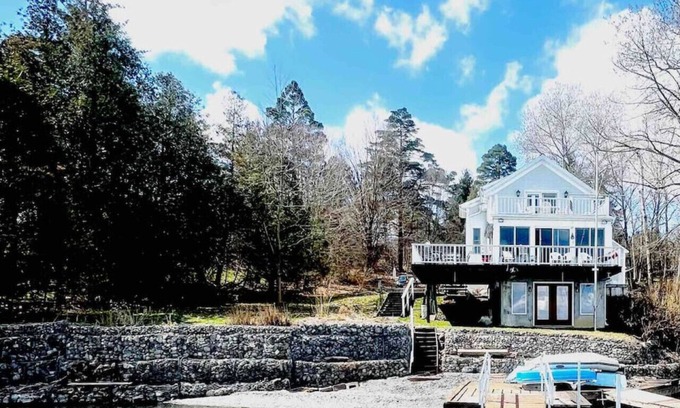 Skaneateles Casa | SKANEATELES Lakeside Retreat w/PANORAMIC views!