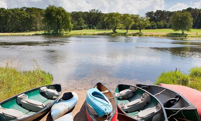 Wisconsin Dells Cabaña | Ski / Golf @ Christmas Mountain Village, Wisconsin Dells
