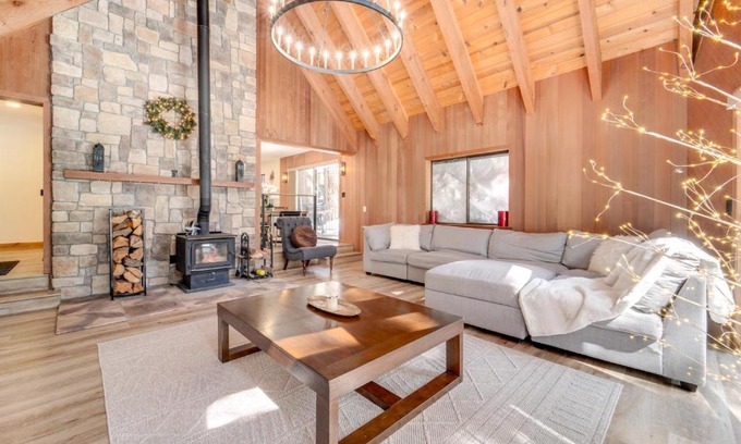 Pla-Vada Woodlands Casa | Ski, Hike and Fish Cabin with Deck in Soda Springs!