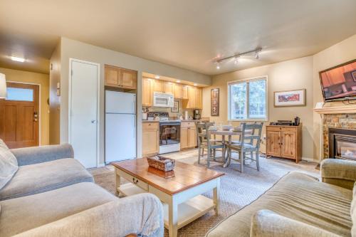 Century West Casa | Ski House 133 - Meredith Lodging