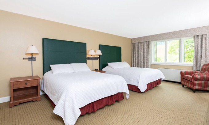 West Dover Apartamento | Ski-In 1BR | Spacious With Murphy Bed