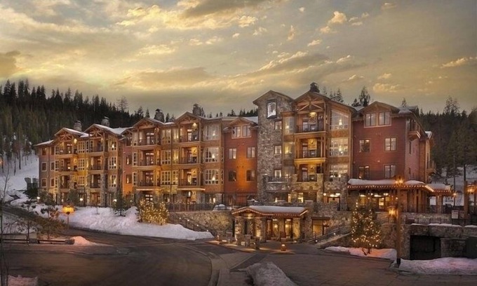 Truckee Complejo | Ski In and Ski Out at Hyatt Northstar Lodge in Luxury 2 Bedroom Villa