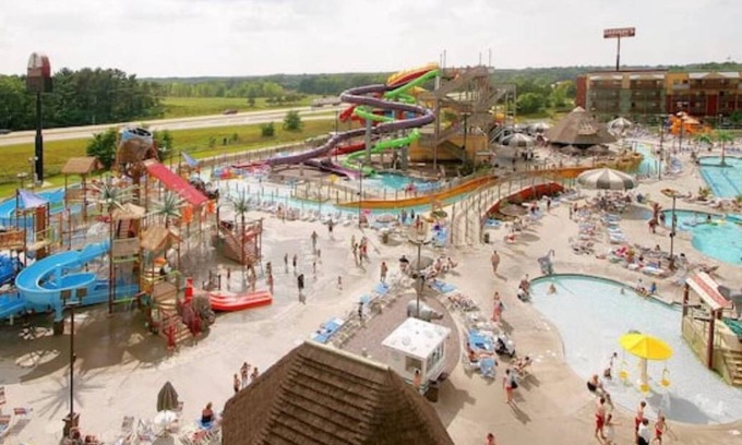 Village at Camelback Casa | Ski in/Out @ Camelback, Waterpark, Grill, Pool, Hiking