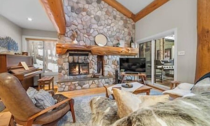 Whistler Village Cabina | Ski In/Out Retreat w/ Sauna - Telemark 7