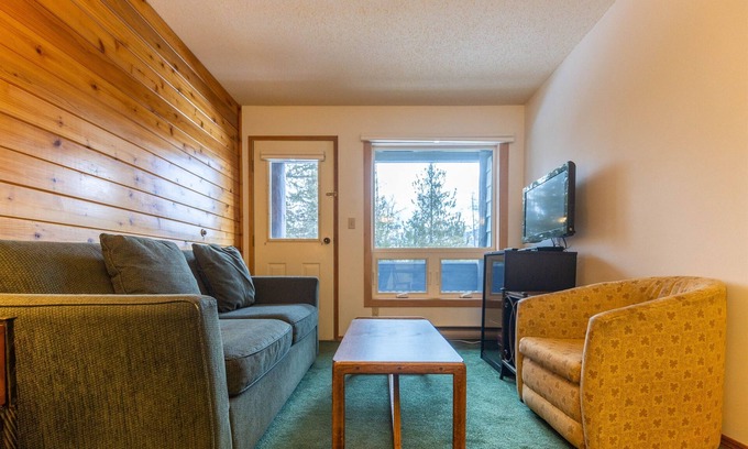 East Kootenay Condominio | Ski In/Out Right to the Elk Chairlift