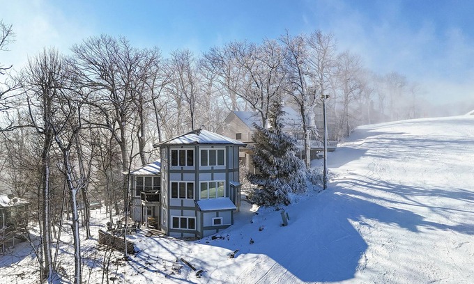 Treeloft Casa | Escape to the Mountains! 4BR/4BA Retreat Perfect for Families, Adventure Awaits!