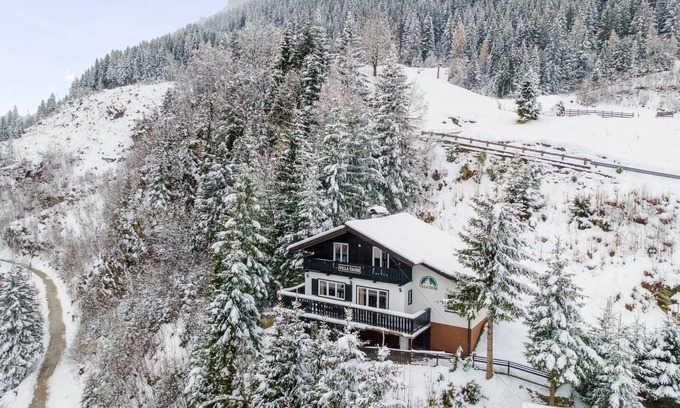 Bad Gastein Apartamento | Ski-in/ski-out apartment on a glacier boulder