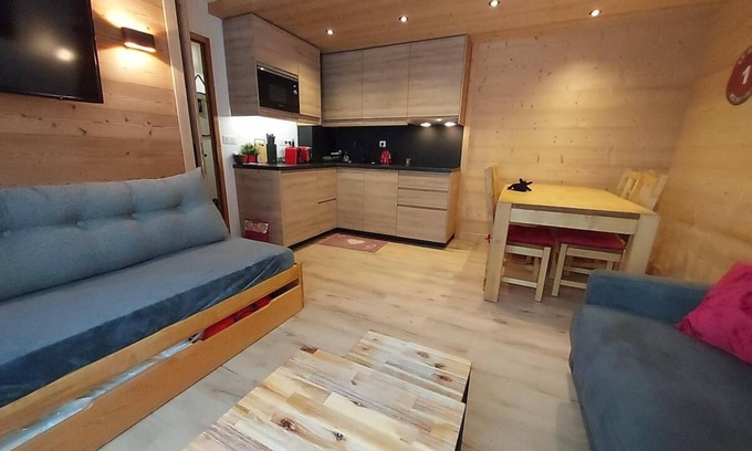 Les Avanchers-Valmorel Apartamento | Al pie de las pistas de esquí, Planta baja, vista edificio, terraza, tv, local para esquís, 31m²