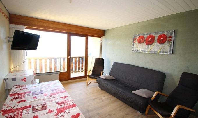 Auris Apartamento | Al pie de los comercios, 3.o piso, vista montaña, balcón, tv, local para esquís, 55m²