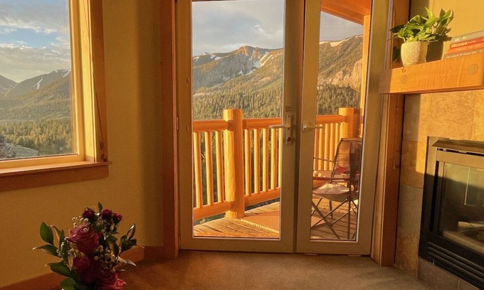 Mammoth Lakes Condominio | Ski-In/Ski-Out mountain view next to Eagle Lift 1BR Special Hike fishing bike