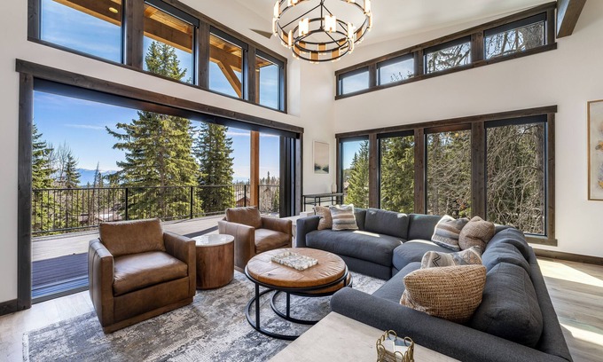 Whitefish Casa | Ski In/Ski Out, Pool Table + Hot Tub & VIEWS!