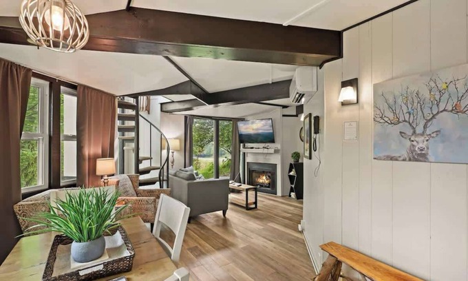 Sugar Mountain Cabina | Ski In/Ski Out Round House in Sugar Mountain