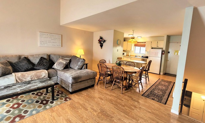 Village at Camelback Casa | SKI IN - SKI OUT SLOPE SIDE @ CAMELBACK MOUNTAIN
