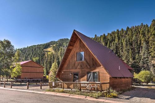 Red River Casa | Ski-InandSki-Out Red River Cabin with Mtn Views!