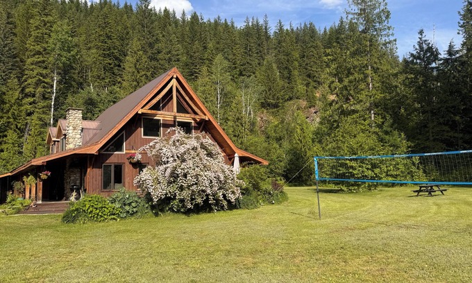 Revelstoke Casa | Ski Lodge on acreage close to RMR. Pet friendly!