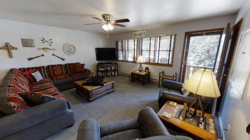 Red River Apartamento | Ski View 06 - Ski View 04 Columbine - On Main Street - WiFi - Cable - Fireplace - Trailer Parking In Back - Patio with Gas Gril