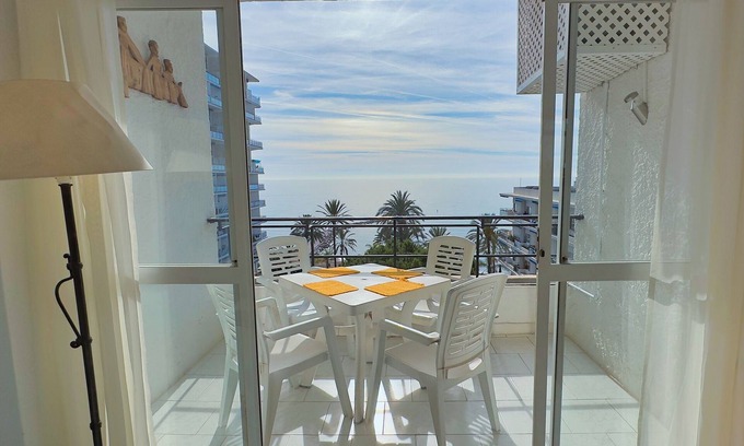 Marbella Seafront Promenade Apartamento | Skol 639 - Great 2-Bedroom Holiday Home by the Sea