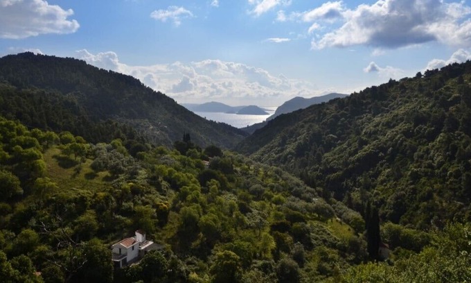 Skopelos Villa | Skopelos Country Villa con impresionantes vistas panorámicas del amanecer y piscinas privadas.