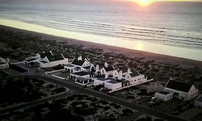 Dwarskersbos Casa | Skuurtjies - Beach Front Holiday