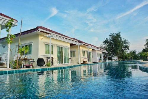 Cha-am Casa | Sky and water resort