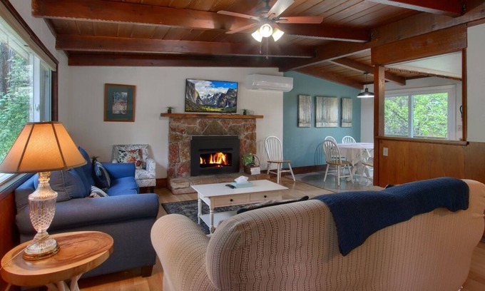 Oakhurst Cabaña | Sky Ranch Cottages - Blue Door