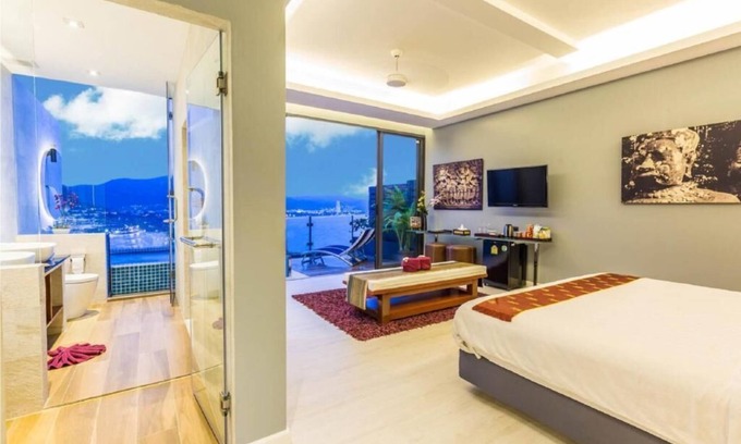 Patong Complejo | Sky Suites con balcón (008)