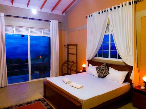 Moragolla Cabina | SkyDeck Mountain Villa