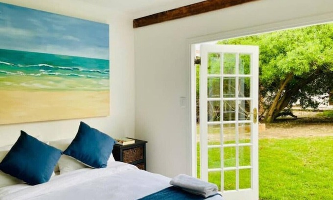 Klein Brak River Cabina | Skye Ocean Nest: Tiny Beach Home for 2 - Fast Wifi