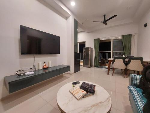 Gandhinagar Apartamento | SKYLîNE SUITE-2298