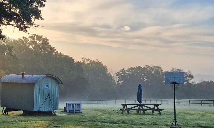 Frant Otro | Skylark Shepherds Hut