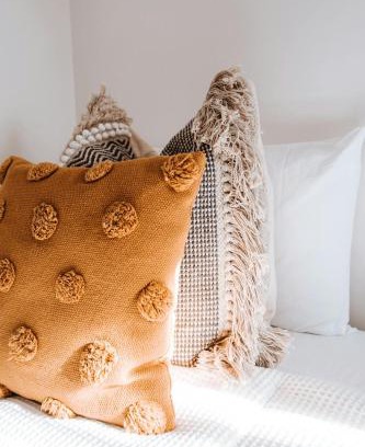 Lucan Cama Y Desayuno | Skylight Room!