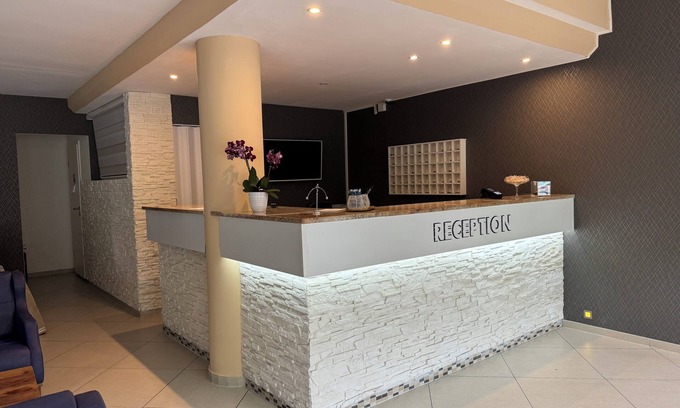 Vahrenwald Hotel | Skyline Hotel