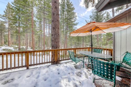 Country Club Estates Casa | Skyline Serenity