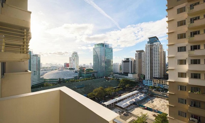 E. Rodriguez Condominio | Skyline Stay in Araneta Cubao w/ Karaoke & Netflix