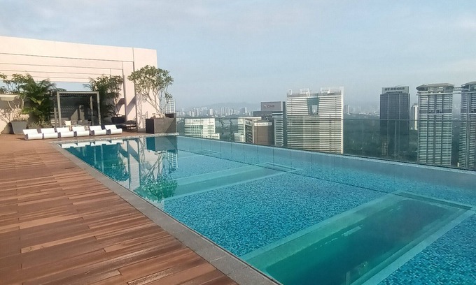 Brickfields Apartamento | SkyPool Suite @ KL Sentral - Suite B