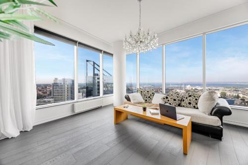 Maakri Apartamento | SkyResidence Luxury Apt With Amazing Panoram View