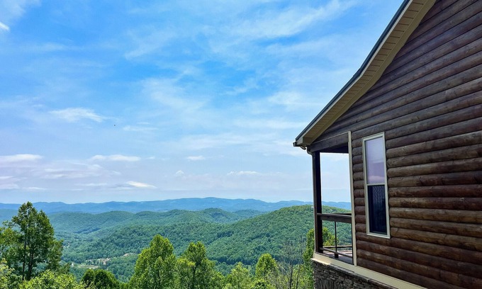 Todd Cabina | August Adventures Awaits in the Carolina Mountains @ Skyview Hideaway