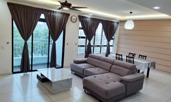 Bukit Indah Apartamento | SkyView
